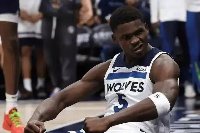 弗格45分辽宁惜败首钢 张宁17分山西胜四川