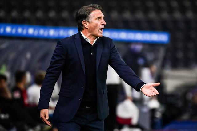 贺希宁44分深圳胜广东 王哲林19+10上海负吉林