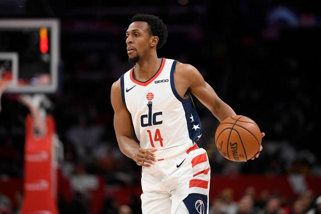 赵继伟13+7辽宁险胜天津 浙江6人上双胜上海